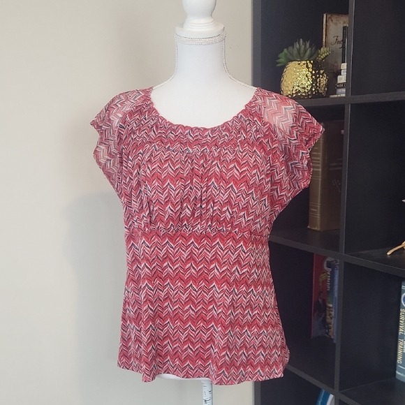 Ava & Grace Tops - AVA & GRACE Red Black Gray Metallic Chevron Empire Waist Short Sleeve Top